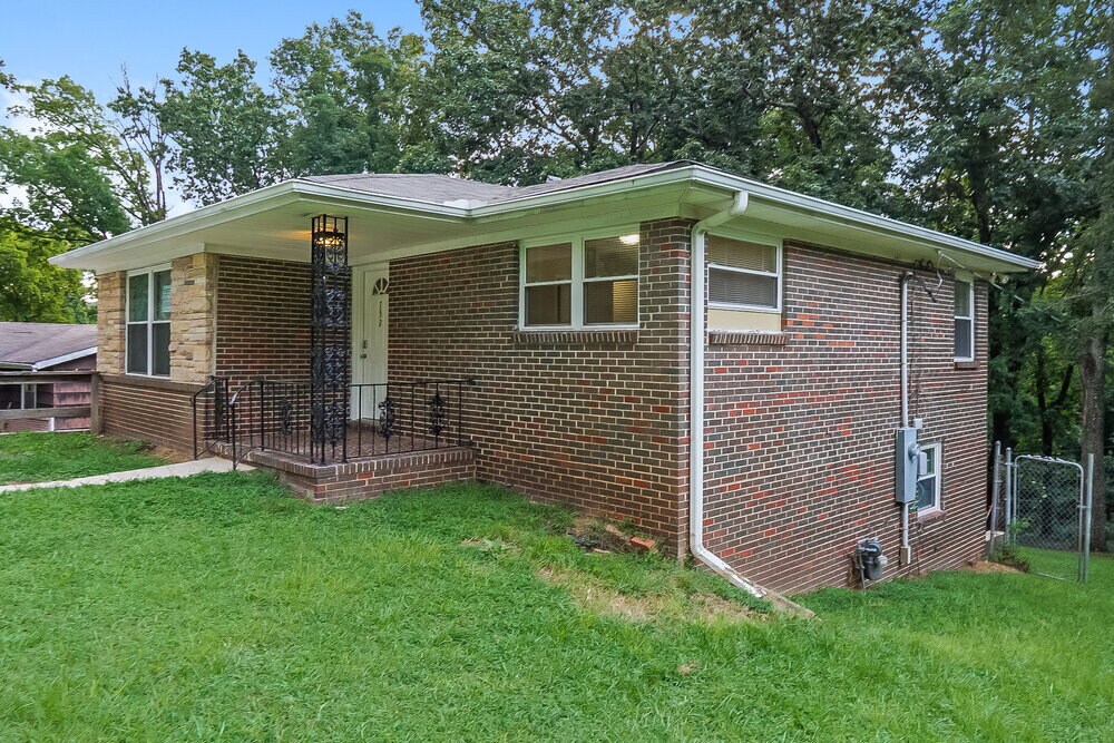 Building Photo - 752 Barclay Ln