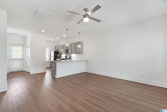 Building Photo - 240 Huntley Pl