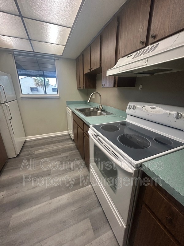Building Photo - 782 Village Lake Terrace