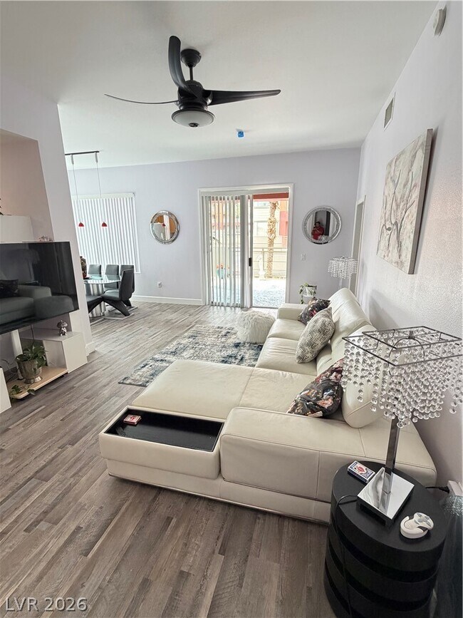 Building Photo - 87 E Agate Ave