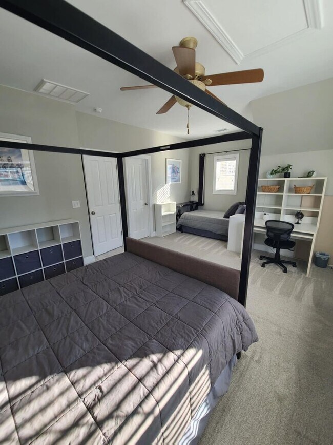 Building Photo - Welcome Home to Comfort and Style in North Charleston, SC!