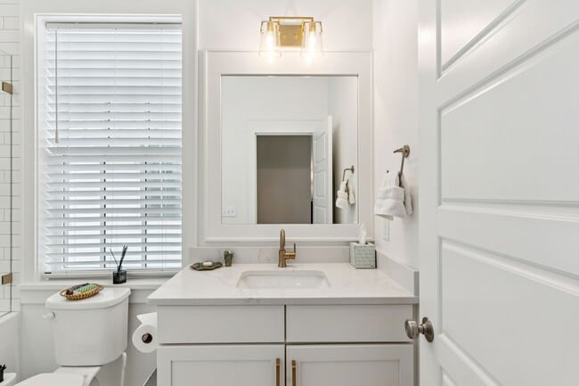 Building Photo - 9013 Stern Aly