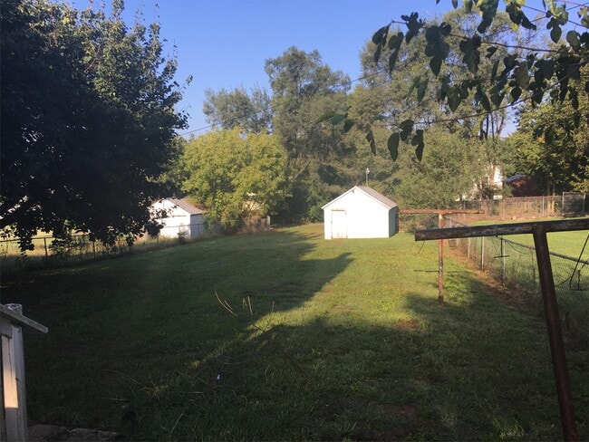 Building Photo - 522 N High St