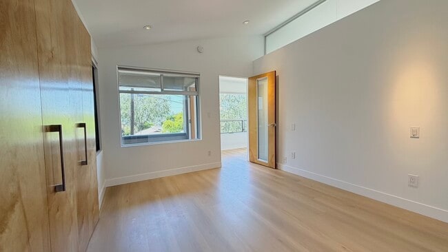 Building Photo - 2306 Teviot St