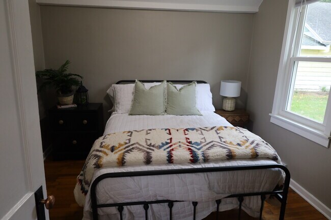 Bedroom 1 - 665 S Park Ave