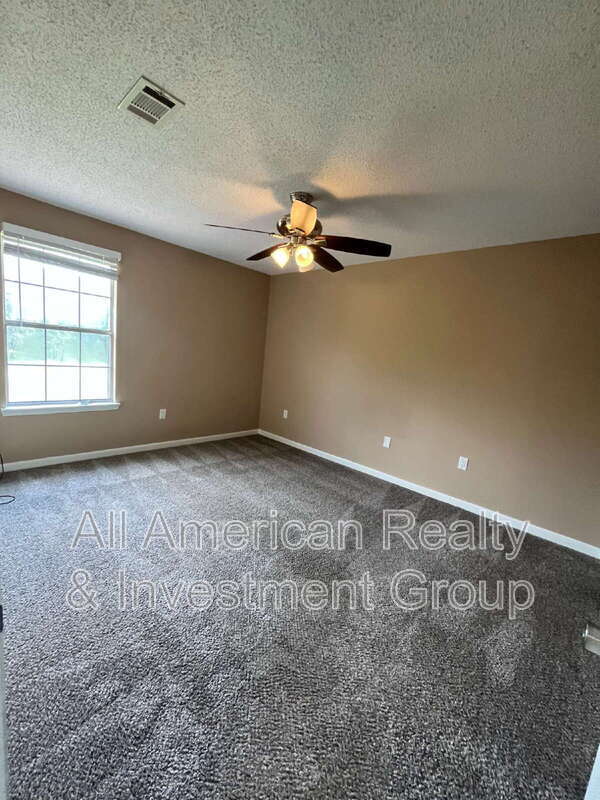 Building Photo - 939 Tanager Rd