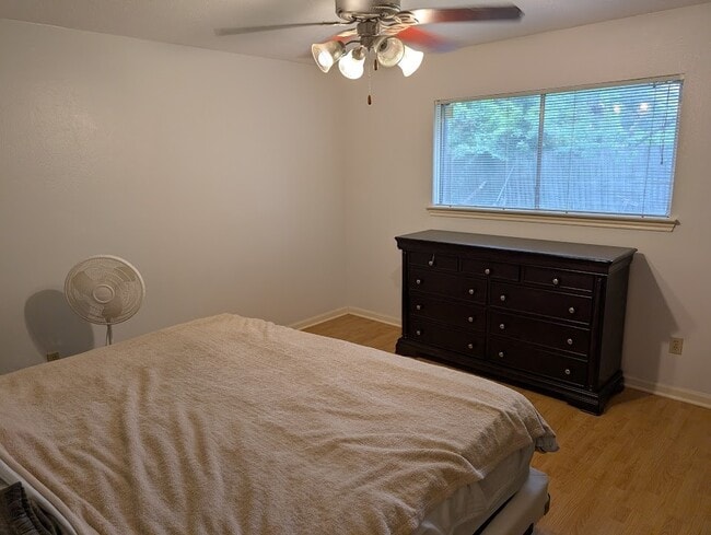 Building Photo - 9830 Thistle Trail Dr