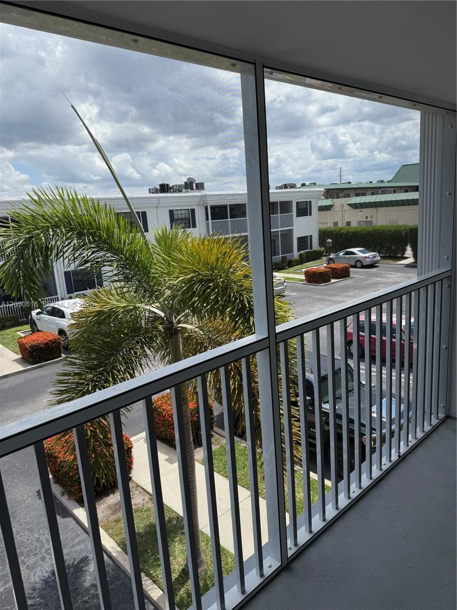 Building Photo - 170 Cypress Club Dr