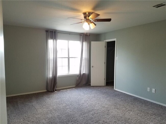 Building Photo - 650 Goldenrod St