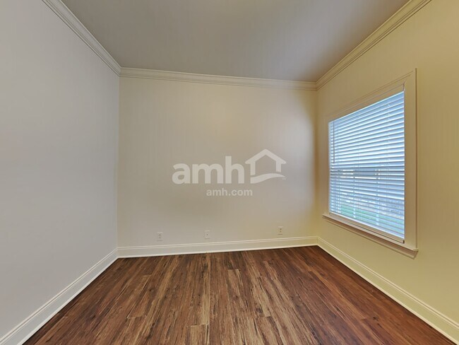 Building Photo - 1514 Dewsbury Dr