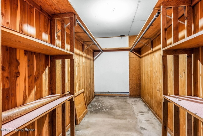 Building Photo - 1515 Vivian Ln