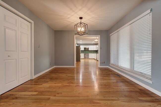 Building Photo - 3619 Chatham Ct