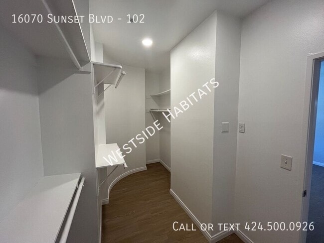 Building Photo - 16070 Sunset Blvd