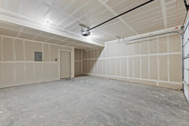 Building Photo - NT 3410