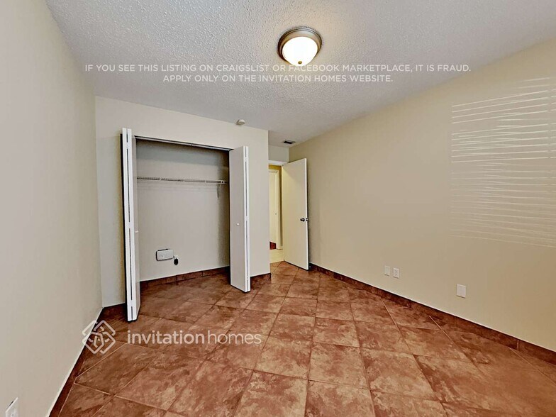 Building Photo - 1445 Guinevere Dr