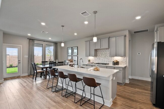 Building Photo - 21106 Bella Coral Dr