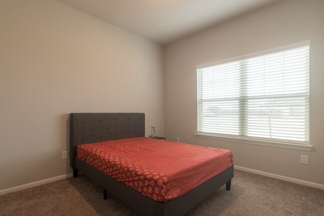 Building Photo - Gorgeous Two Story Home Featuring 2 Living spaces, 5 Bedrooms, and 3.5 Baths