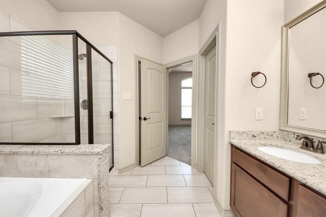 Building Photo - 2407 Argos Dr