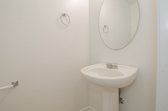 Building Photo - 299-A4 Raleigh Dr