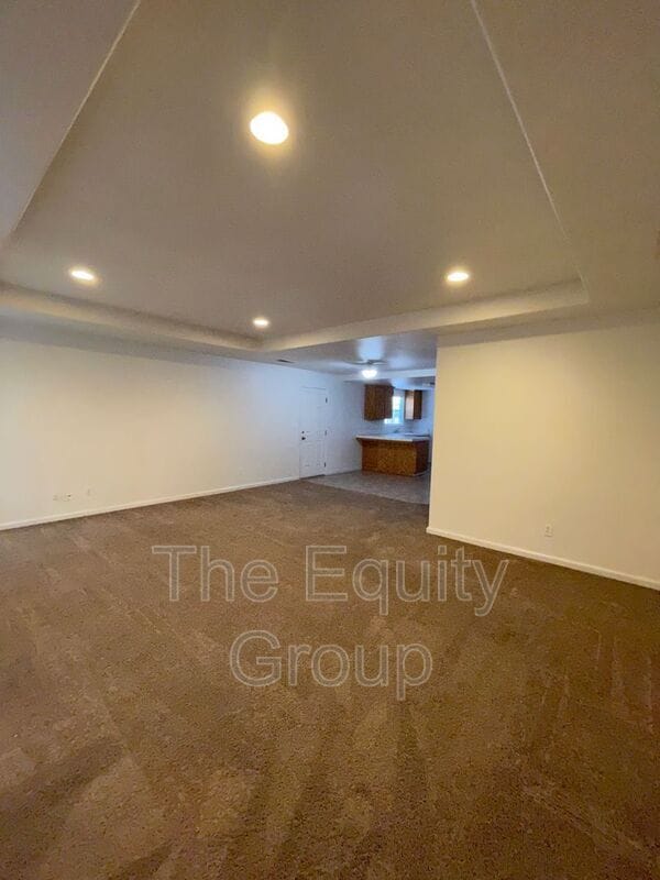 Building Photo - 2214 N Vickie St