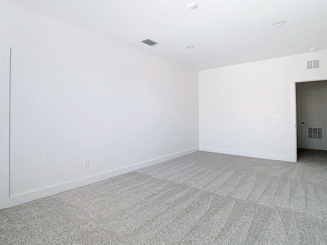 Building Photo - Malena Park - Brand New Constructed Townho...