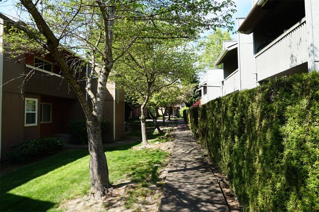 Building Photo - 13050 NW Cornell Rd