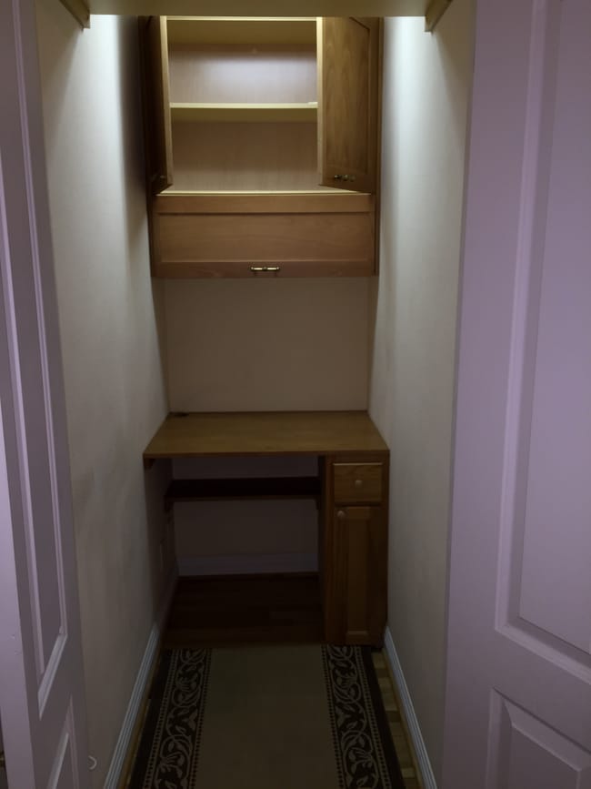 Computer Nook/Storage/Make-up - 11138 Aqua Vista St