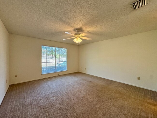 Building Photo - Duplex