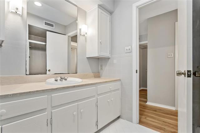 Building Photo - 6007 Sandhurst Ln