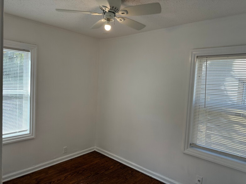 Building Photo - 1272 Lyle Pl NW