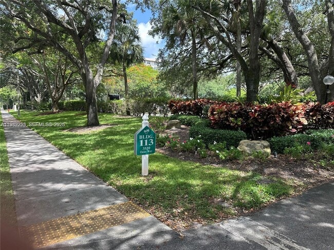 Building Photo - 3520 Oaks Way