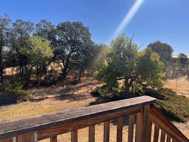 Building Photo - 3 Bedroom Home With Large Backyard on West Side