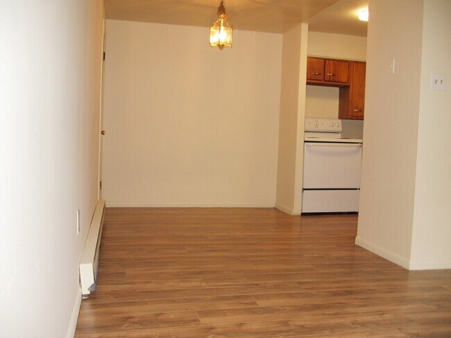 Building Photo - 1225 S Lumber St