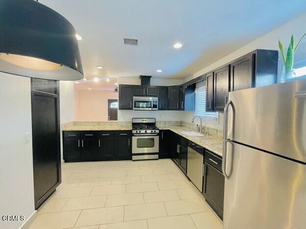 Building Photo - 708 Tularosa Dr