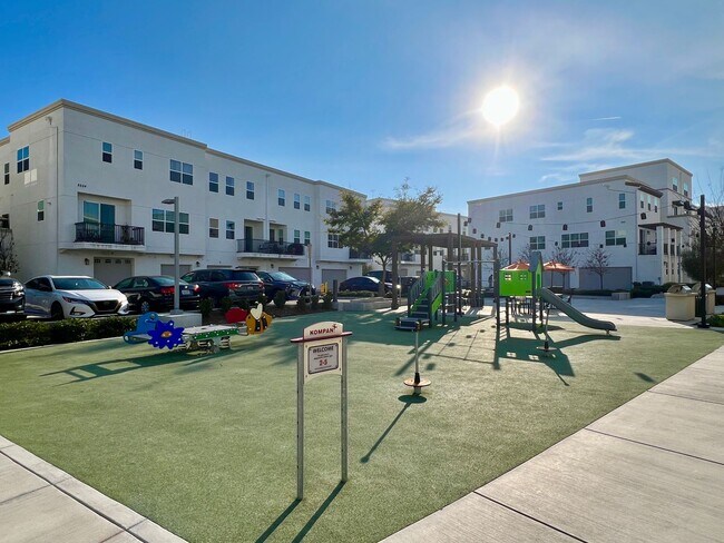 Building Photo - Luxury Living at Suwerte 2 Bedroom 2.5 Bat...