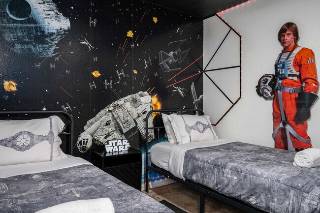 Building Photo - 1978 Majorca Dr