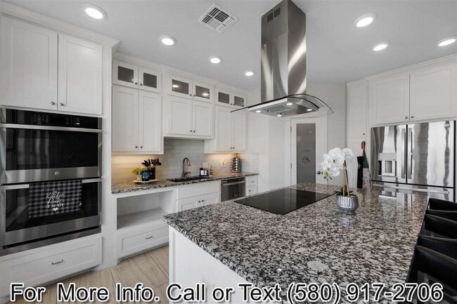 Building Photo - 6309 SW Oakmont Blvd