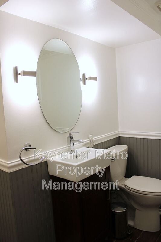 Building Photo - 9201 Fort Foote Rd