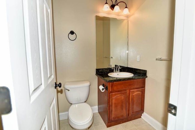 Building Photo - 719 42nd Ave