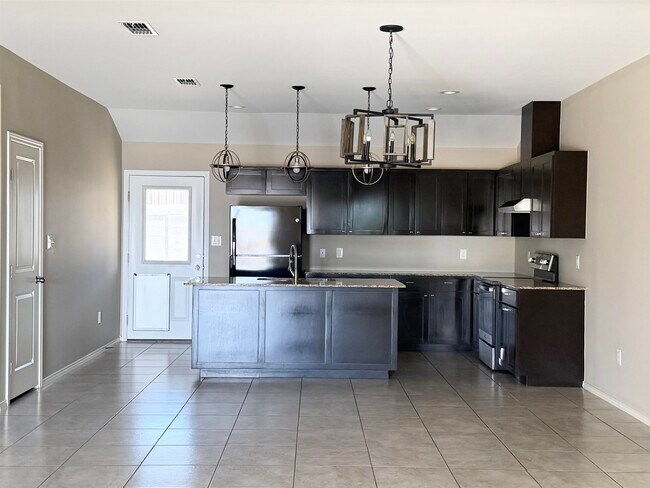 Building Photo - 5310 Hacienda Ln