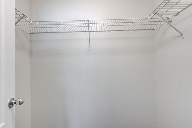 Building Photo - House For Rent! 4 beds, 3 baths Community ...