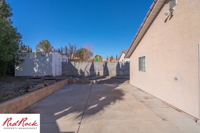 Building Photo - Pet Friendly - 4 Bed 2 Bath for rent in St. George