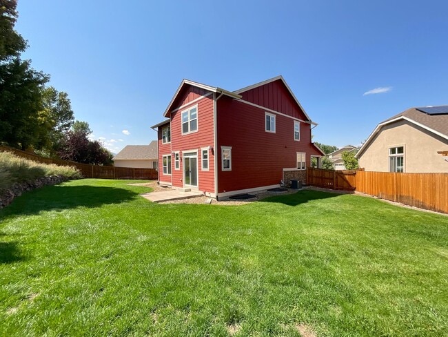 Building Photo - 6 Bedroom Home Available Near North Gate B...