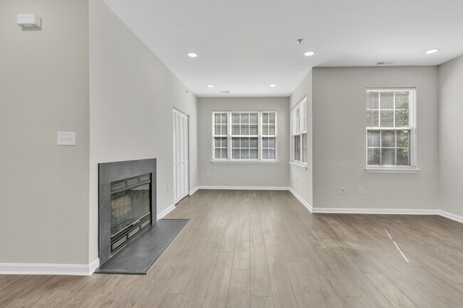 Building Photo - 606 Rolling Hill Walk