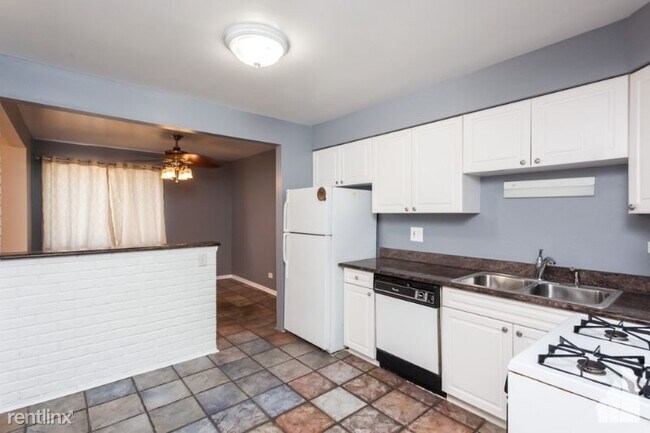 Building Photo - 1340 W Touhy Ave