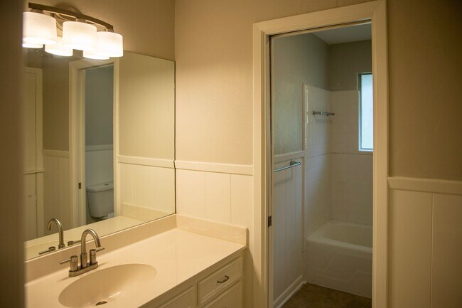 Building Photo - Lease Takeover Opportunity Available! 4 Be...
