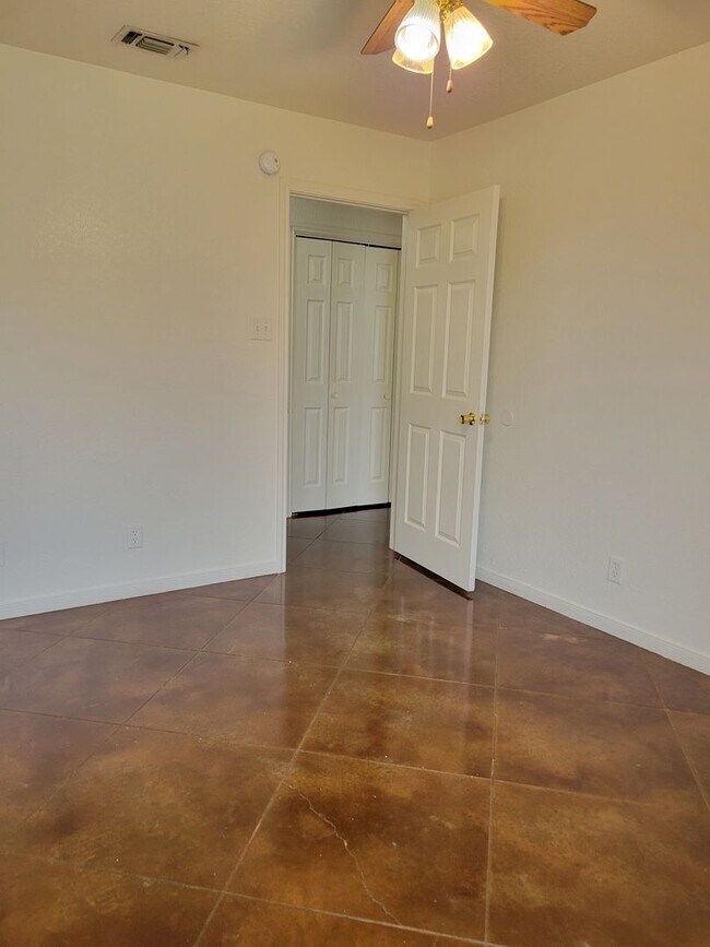 Building Photo - 3503 Dustin Ct