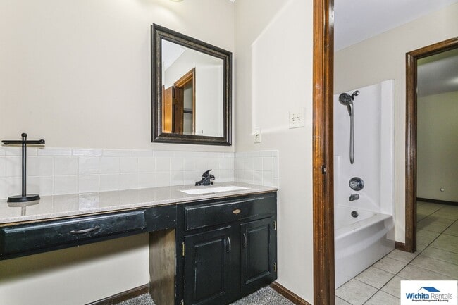 Building Photo - 3 bedroom duplex in Derby