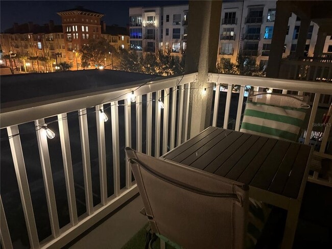 Building Photo - 860 N Orange Ave