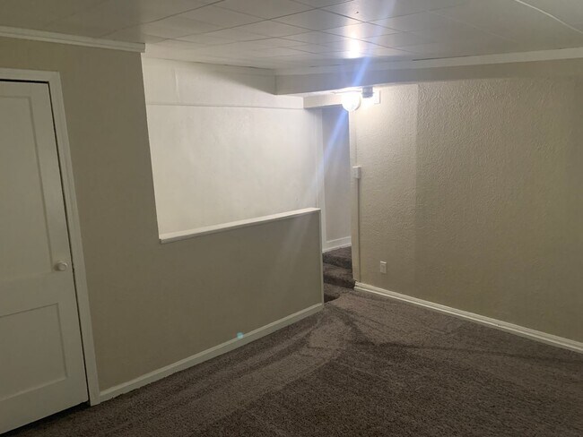 Building Photo - 352 Catherine St